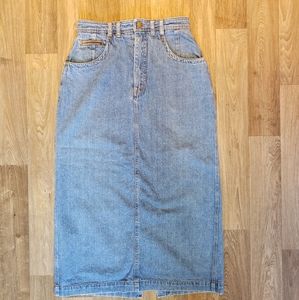 Vintahe Royal Robbins denim skirt